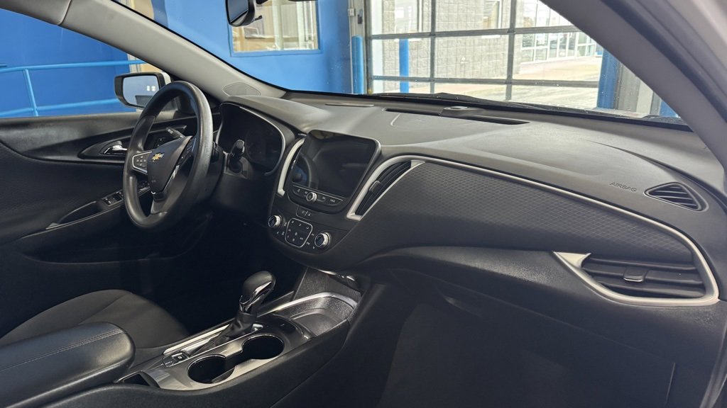 Used 2023 Chevrolet Malibu LT image 21