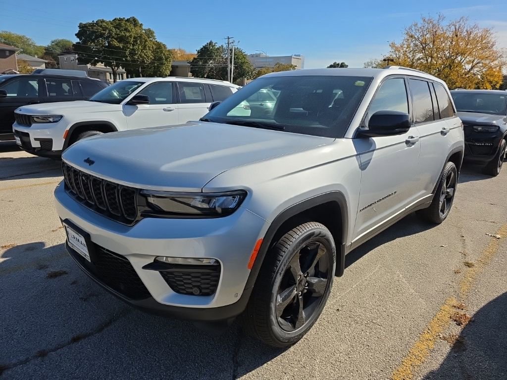 New 2025 Jeep Grand Cherokee Limited w/ Luxury Tech Group II image 3
