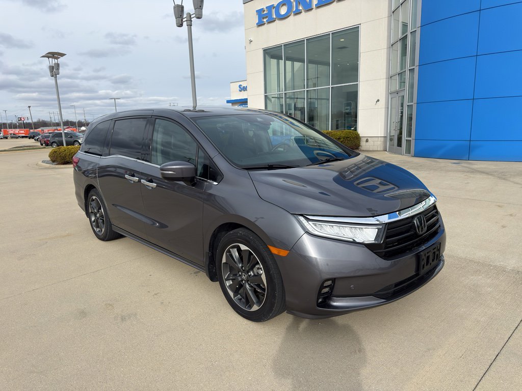 Used 2023 Honda Odyssey Elite image 3