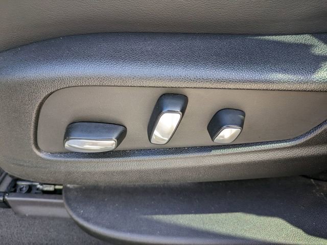 Used 2025 Cadillac XT6 Premium Luxury image 21