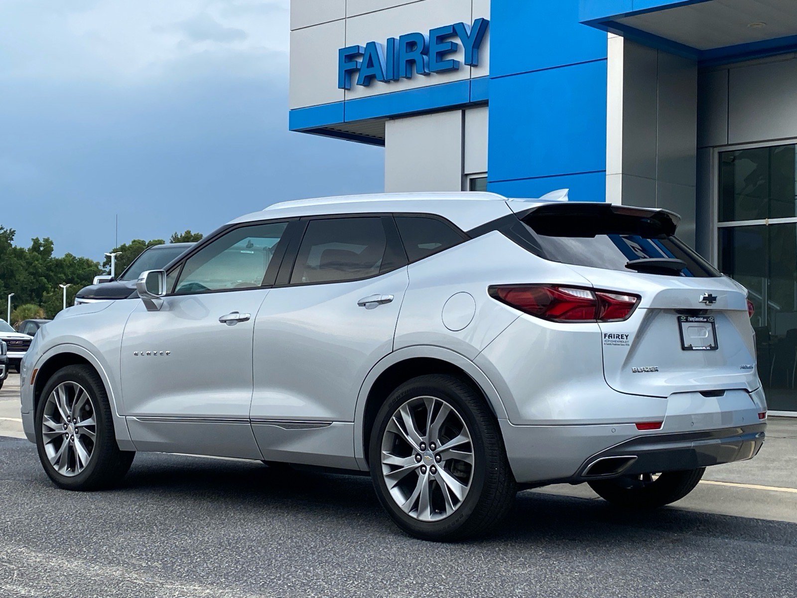 Used 2019 Chevrolet Blazer Premier w/ Sun and Wheels Package FWD image 3