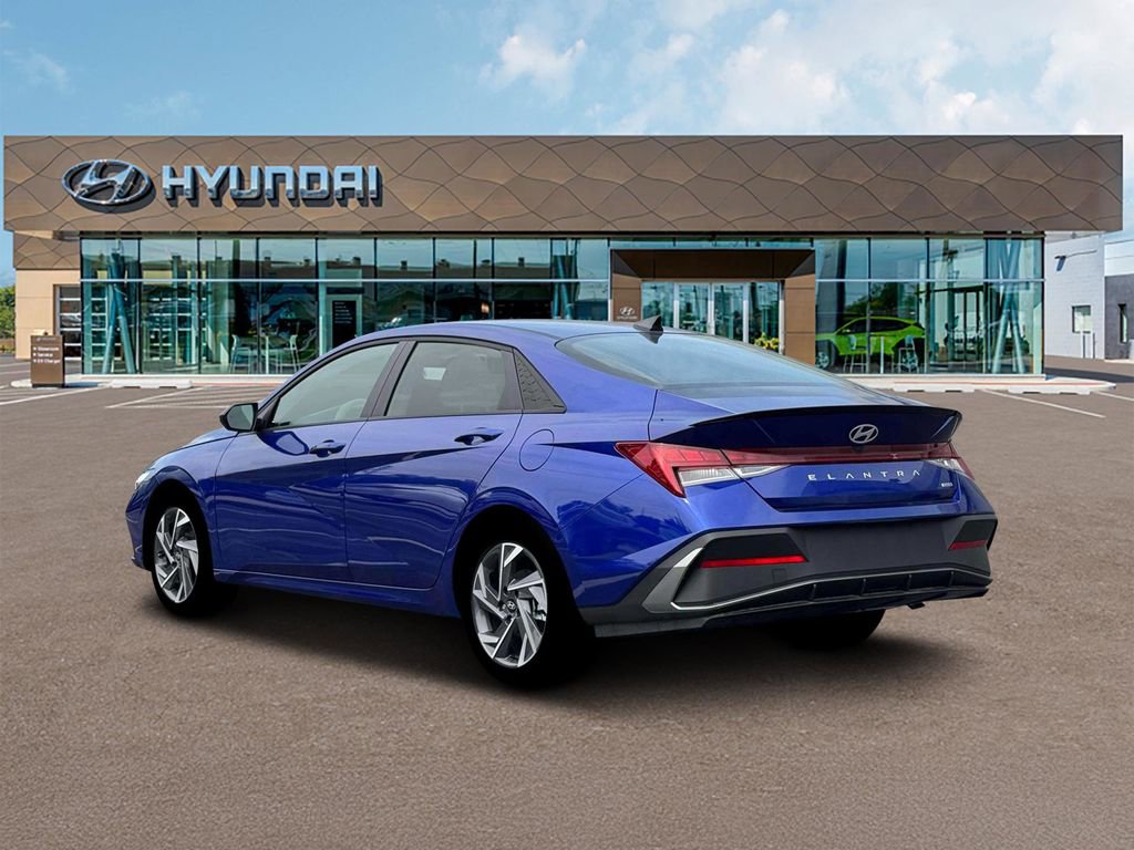 New 2025 Hyundai Elantra SEL FWD image 5