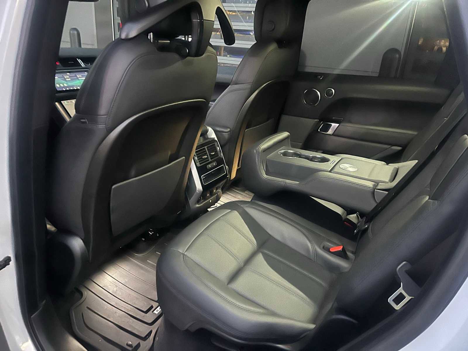 Used 2019 Land Rover Range Rover Sport HSE image 18