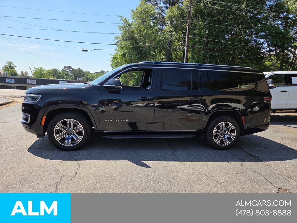 Used 2023 Jeep Wagoneer L Series II AWD/4WD image 3