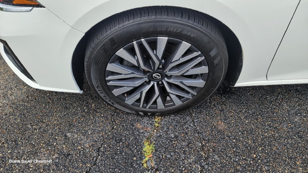 Used 2025 Nissan Altima 2.5 SV FWD image 6