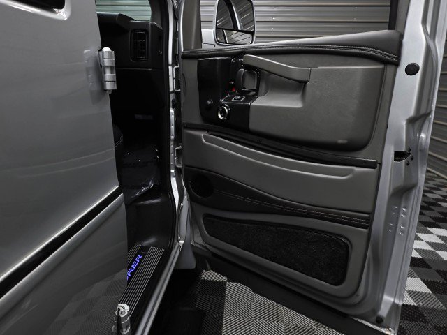 Used 2018 GMC Savana 2500 Extended w/ Enhanced Convenience Package RWD image 38