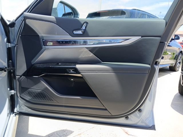 New 2026 BMW 740i w/ Executive Package RWD image 17