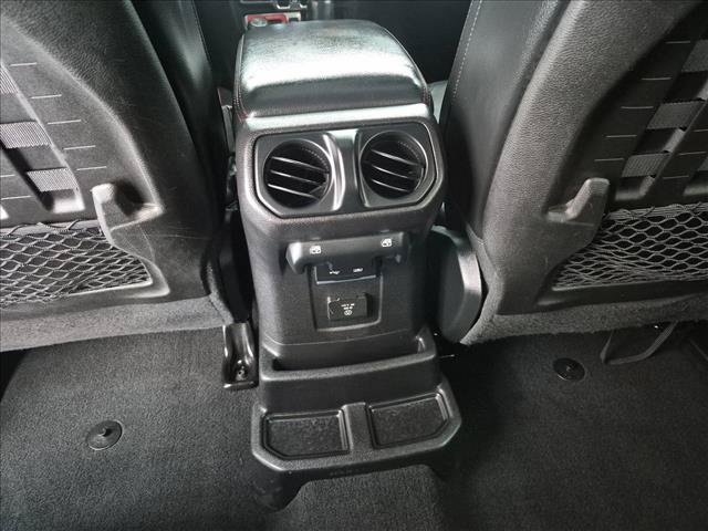 Used 2018 Jeep Wrangler Unlimited Rubicon AWD/4WD image 19