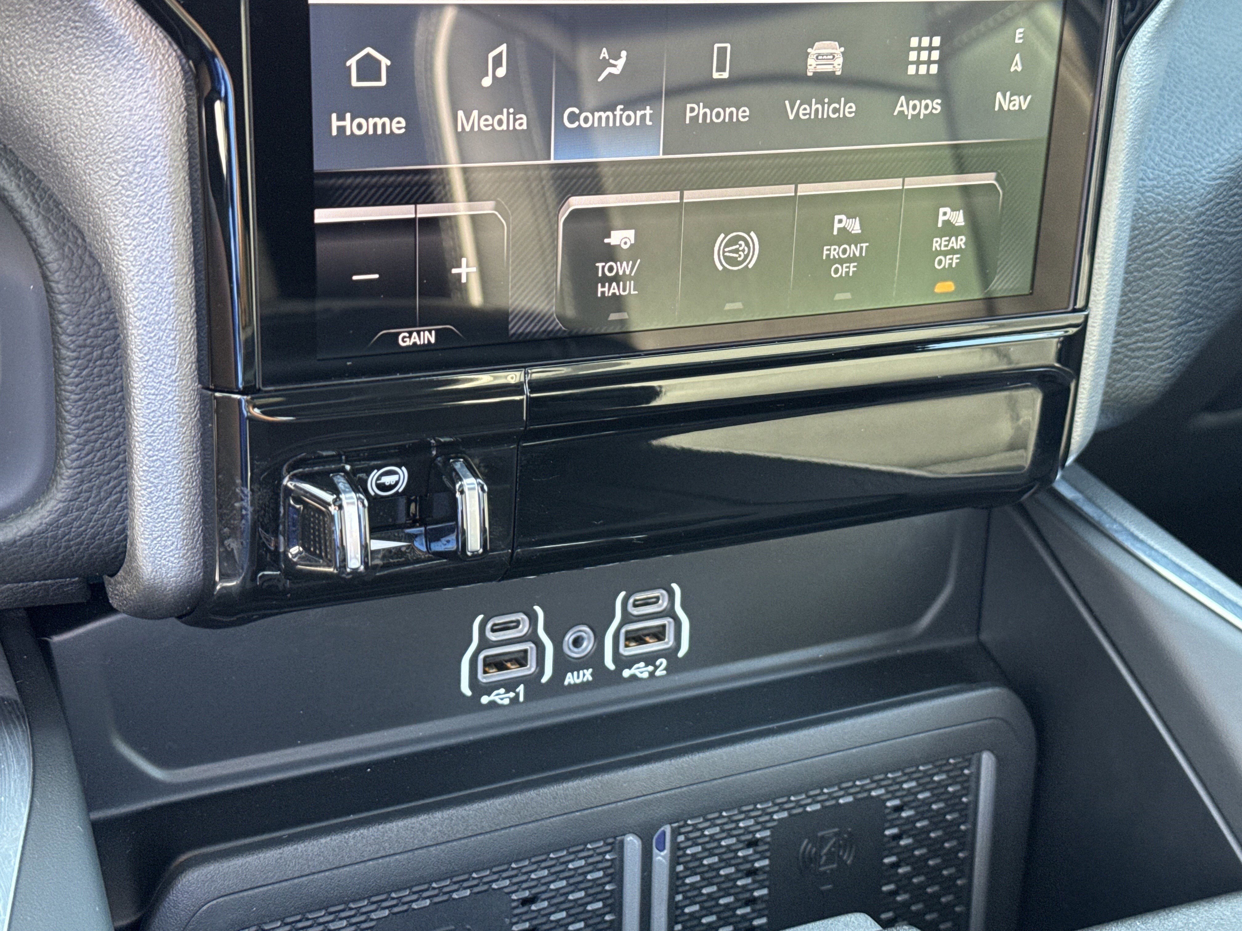 New 2025 RAM 2500 Laramie image 33