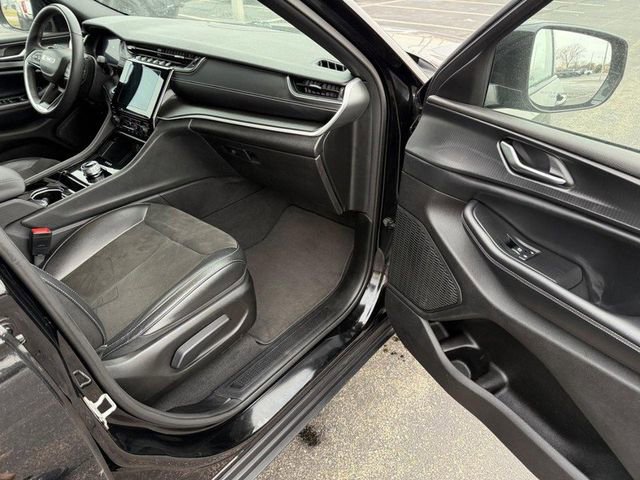 Certified 2023 Jeep Grand Cherokee L Laredo image 17