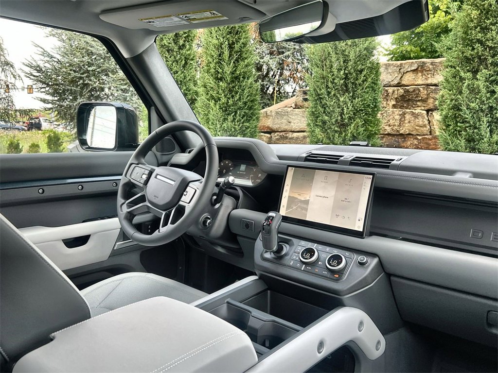 Used 2025 Land Rover Defender 110 S image 14