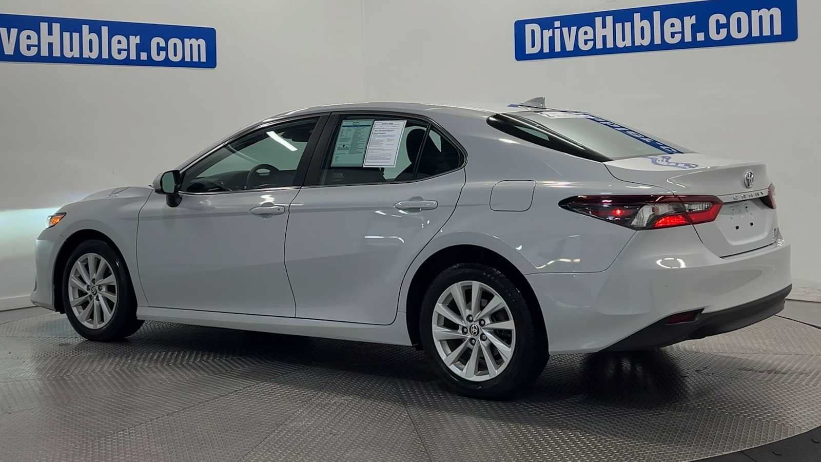 Used 2022 Toyota Camry LE w/ Carpet Mat Package (TMS) AWD/4WD image 6