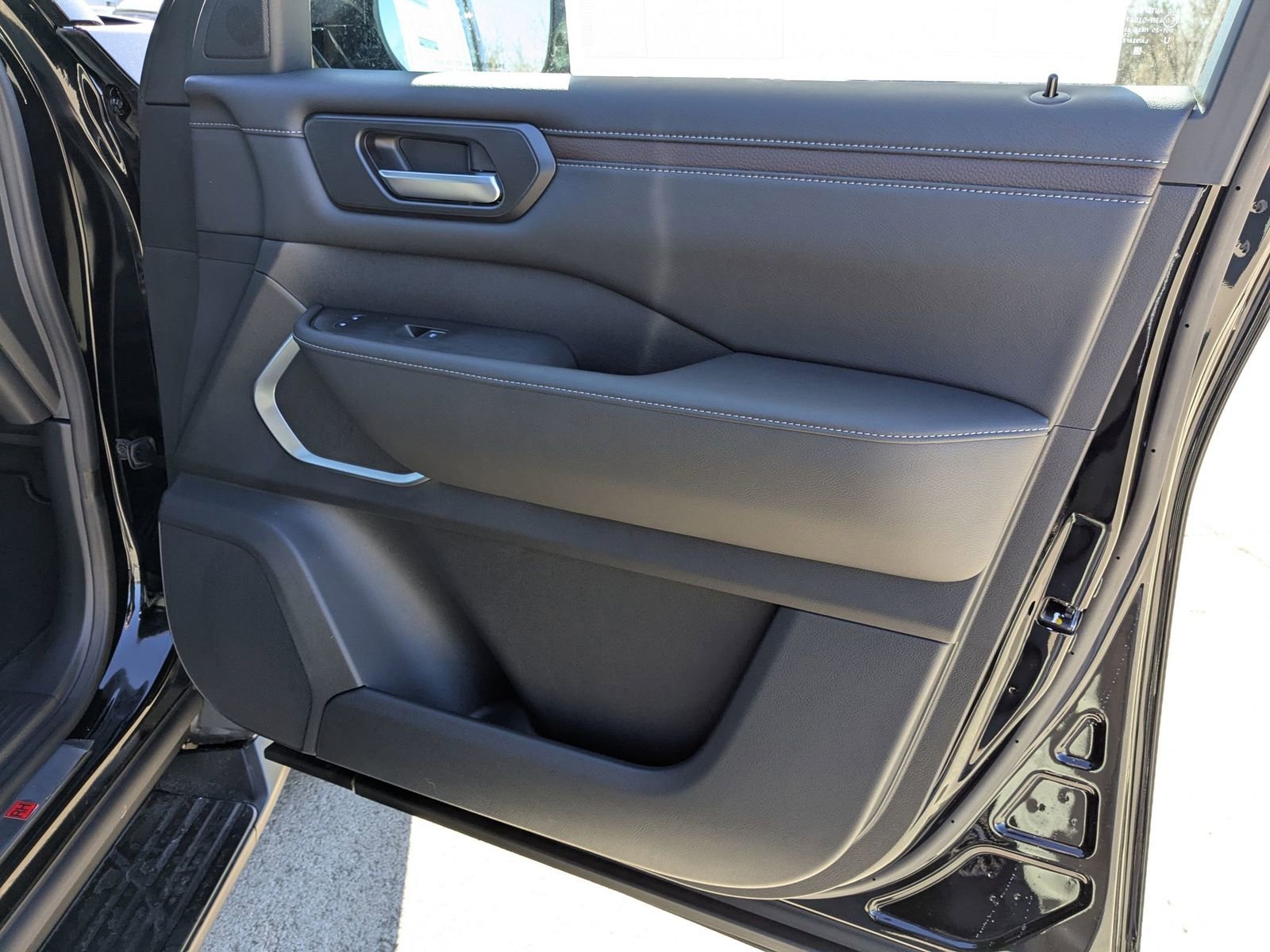 New 2026 Nissan Armada Platinum image 33