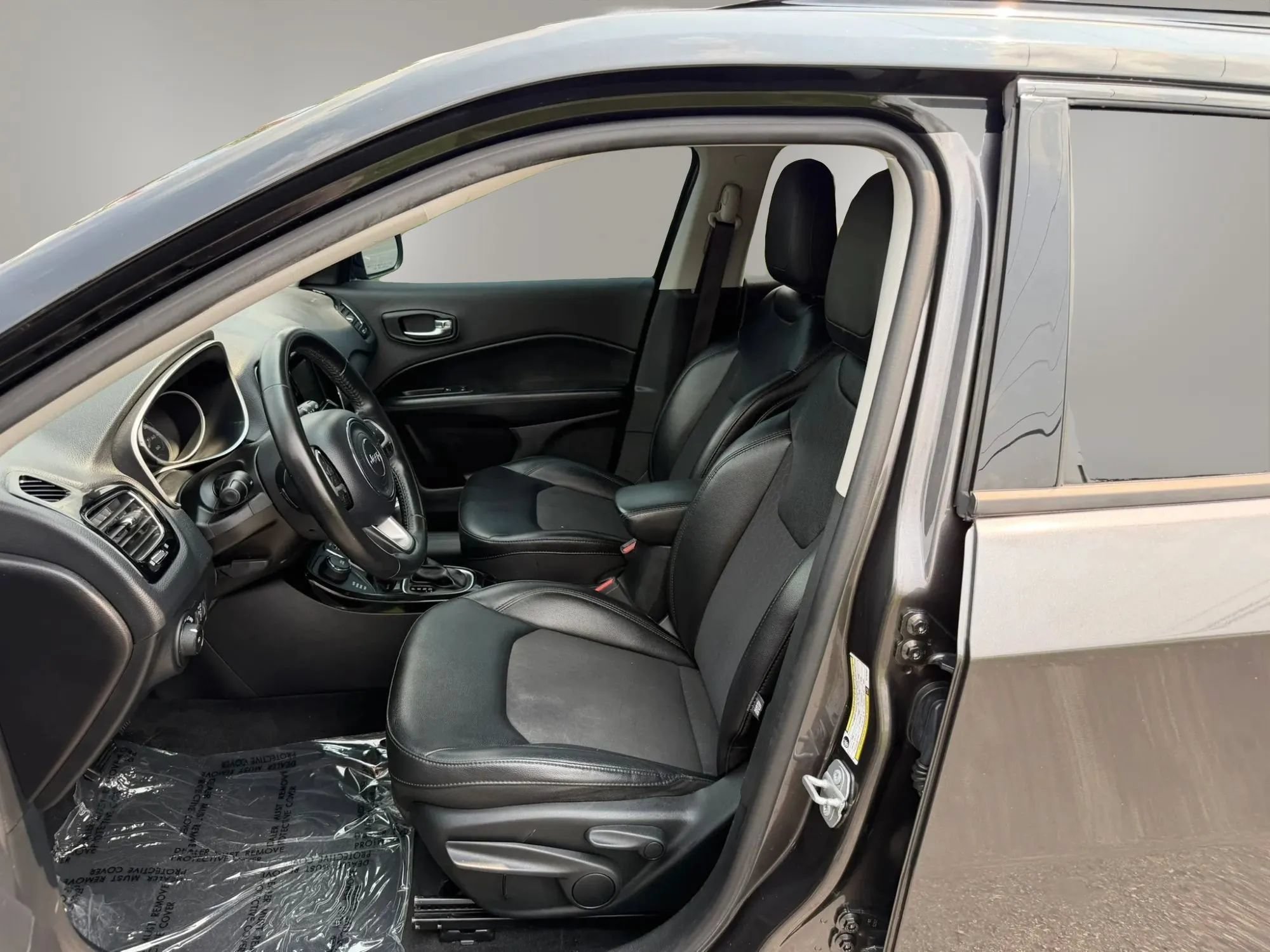 Used 2019 Jeep Compass Latitude AWD/4WD image 2