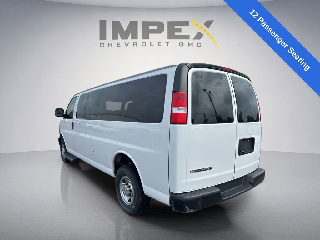 Used 2023 Chevrolet Express 3500 LS RWD image 2