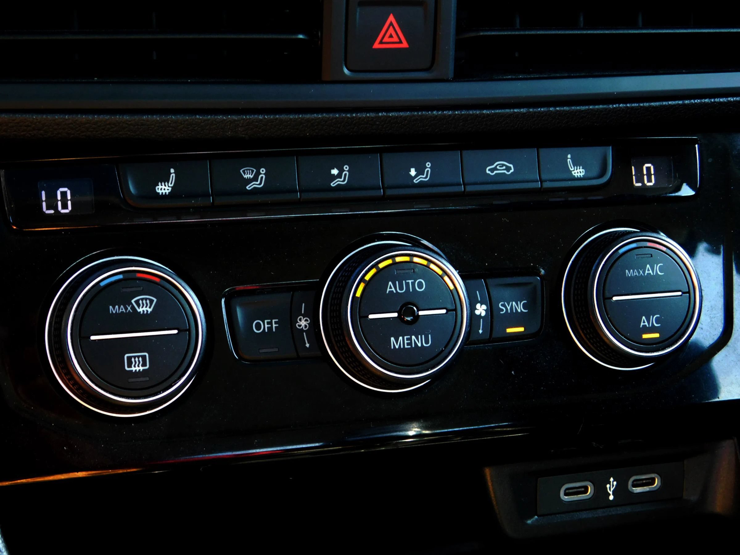 Used 2024 Volkswagen Jetta SE FWD image 20
