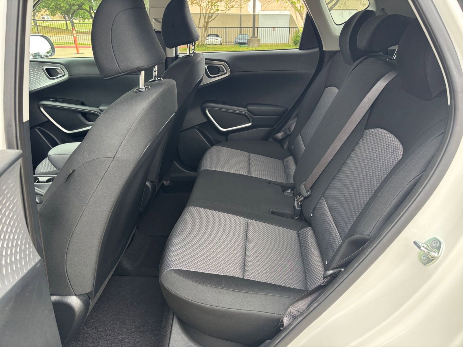 Used 2025 Kia Soul LX w/ LX Technology Package image 29