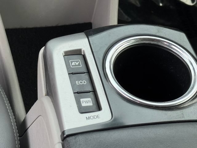Used 2017 Toyota Prius V Five w/ Advanced Technology Package FWD image 20