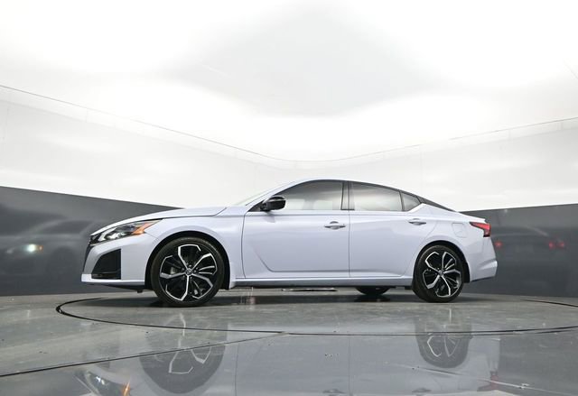 Used 2023 Nissan Altima 2.5 SR w/ SR Premium Package FWD image 33