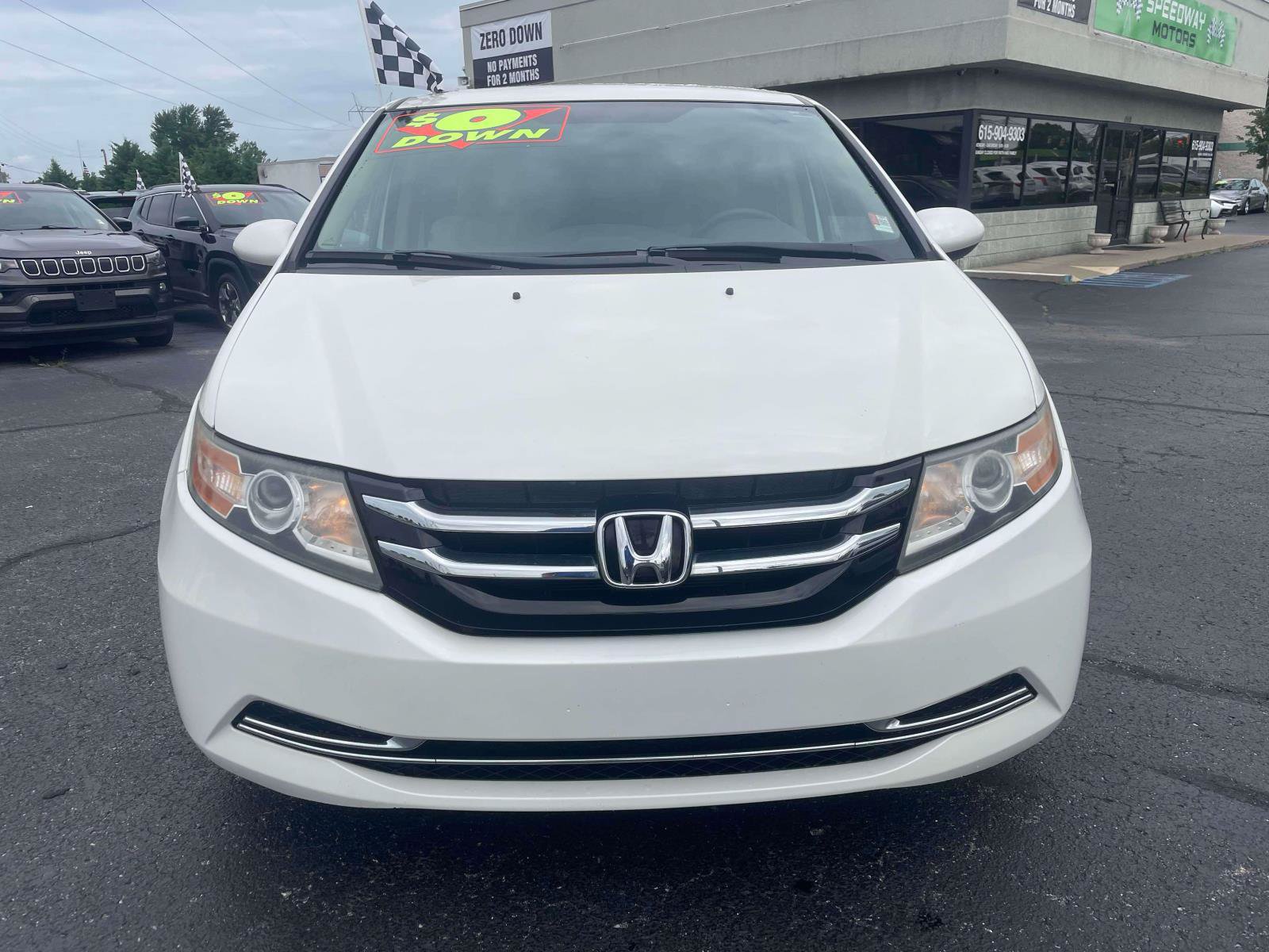 Used 2017 Honda Odyssey SE image 2