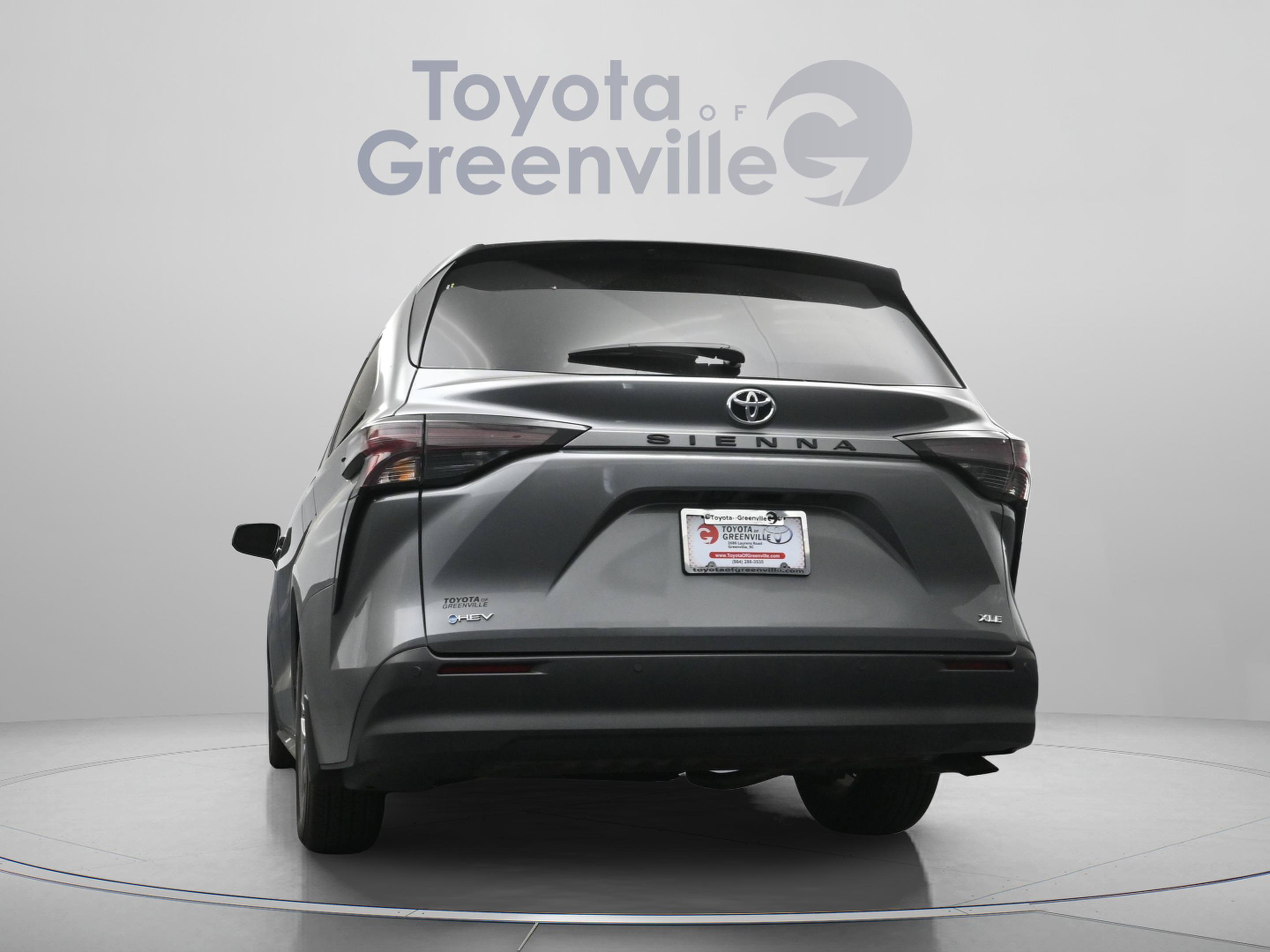 Certified 2026 Toyota Sienna XLE FWD image 10