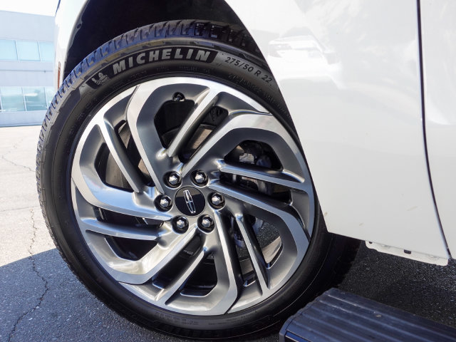 Used 2025 Lincoln Navigator Reserve AWD/4WD image 11