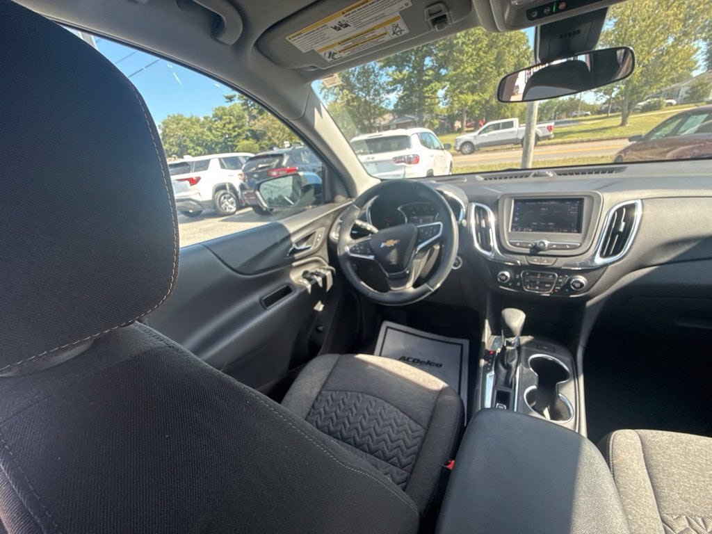 Used 2024 Chevrolet Equinox LT w/ LPO, Floor Liner Package FWD image 15
