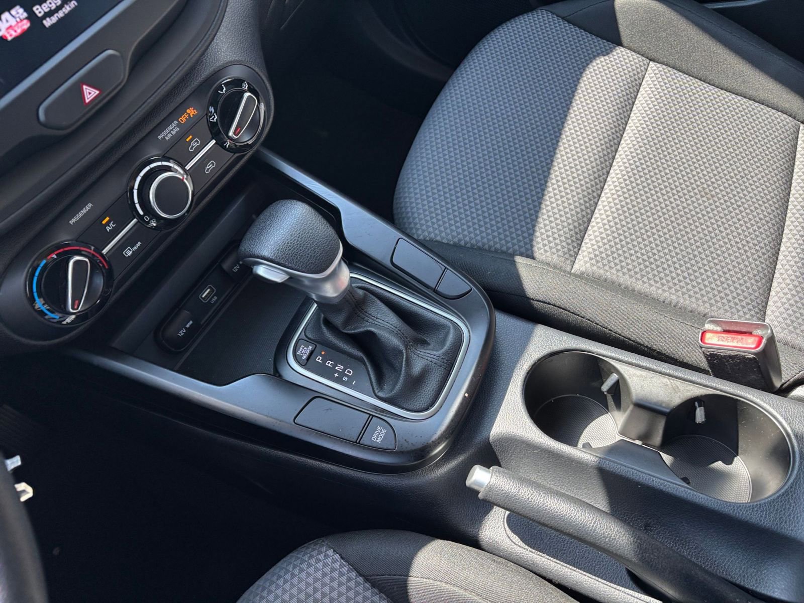 Used 2024 Kia Soul LX w/ Option Group 015 FWD image 39