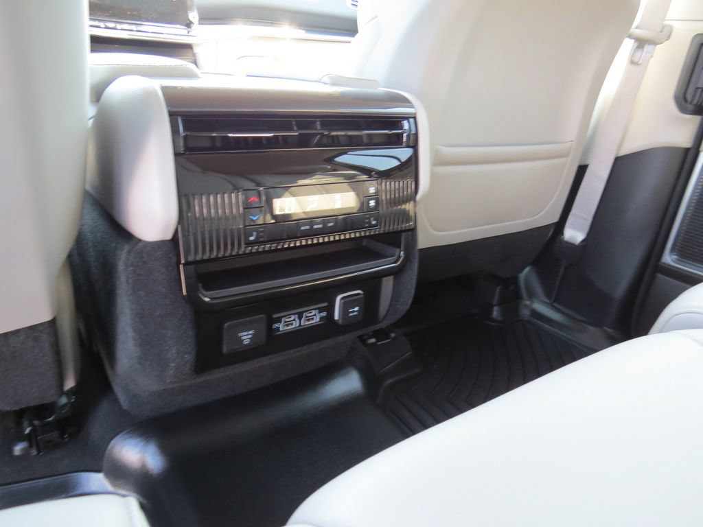 Used 2024 Jeep Wagoneer 4WD w/ Convenience Group I image 14