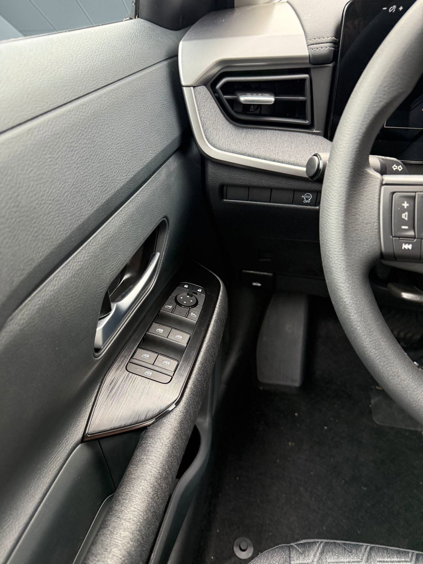 New 2026 Nissan Kicks SV w/ Cold Weather Package image 23