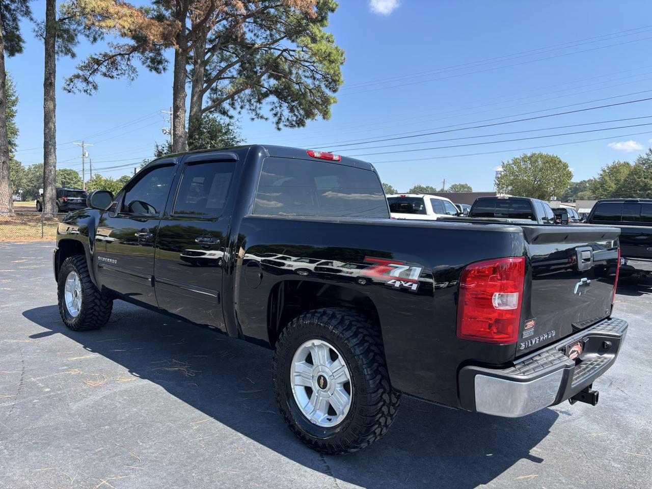 Used 2010 Chevrolet Silverado 1500 LT w/ Power Pack Plus AWD/4WD image 6
