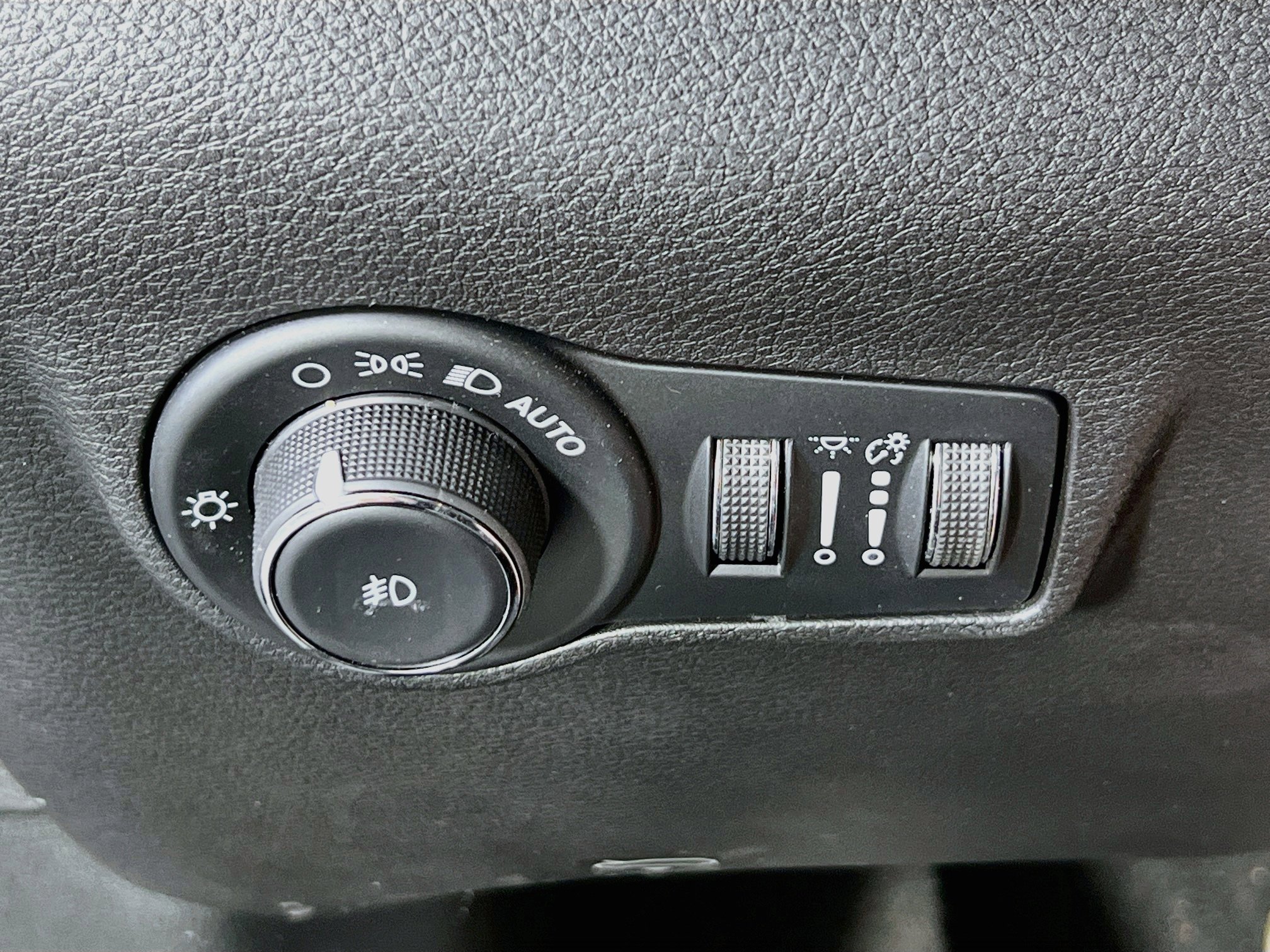 Used 2022 Jeep Compass Limited w/ Elite Group AWD/4WD image 10