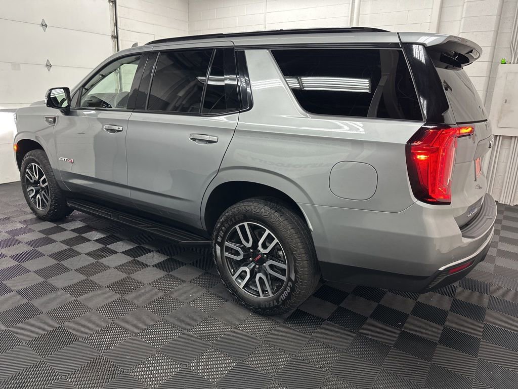 Used 2024 GMC Yukon AT4 w/ Technology Package AWD/4WD image 7