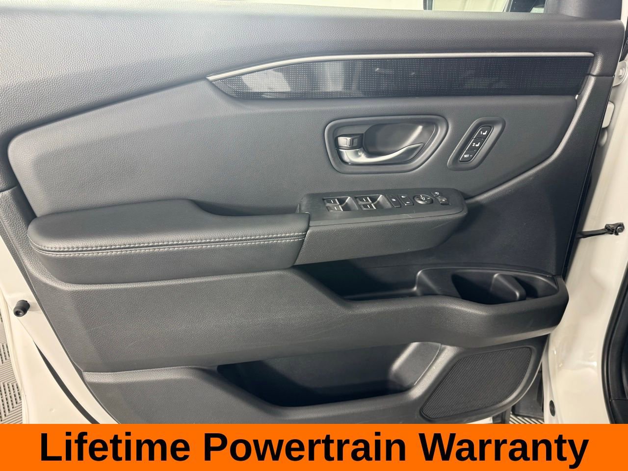 Used 2025 Honda Pilot Elite image 10