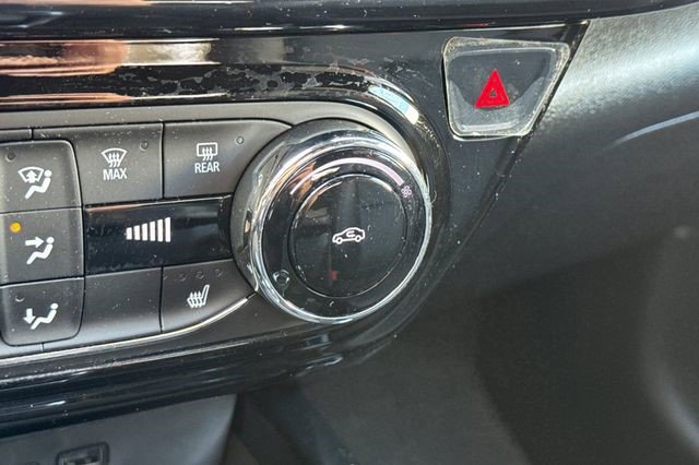 Certified 2025 Chevrolet Trax RS w/ Driver Confidence Package image 29