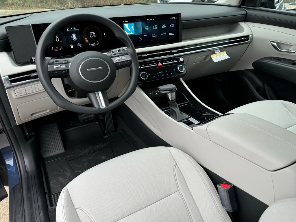 New 2025 Hyundai Tucson SEL FWD image 2