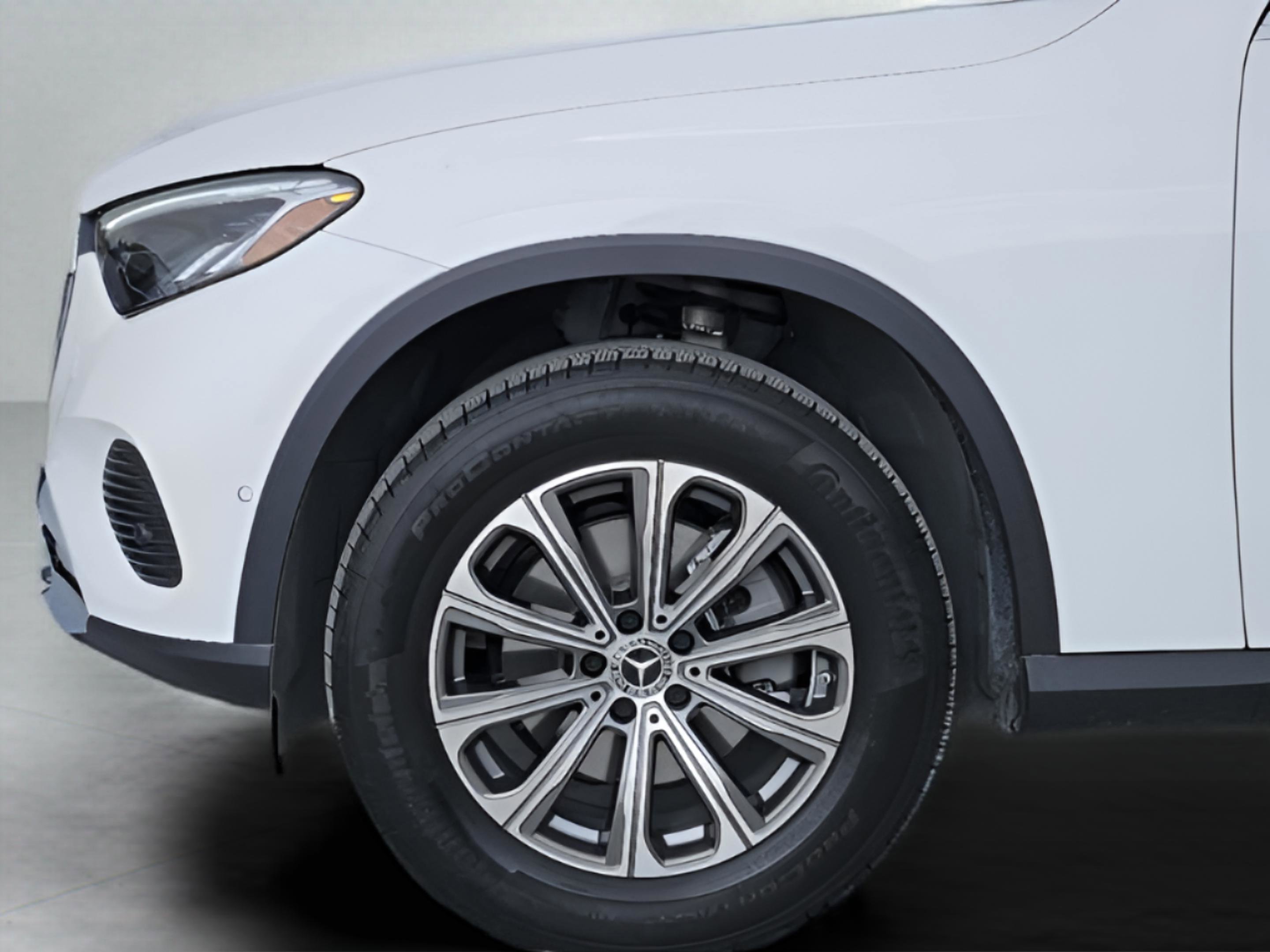 Certified 2025 Mercedes-Benz GLC 300 4MATIC image 9