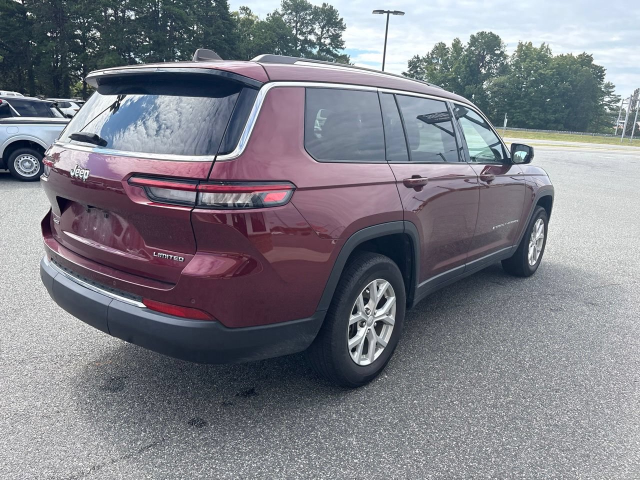 Used 2023 Jeep Grand Cherokee L Limited w/ Trailer Tow Group (B) AWD/4WD image 10