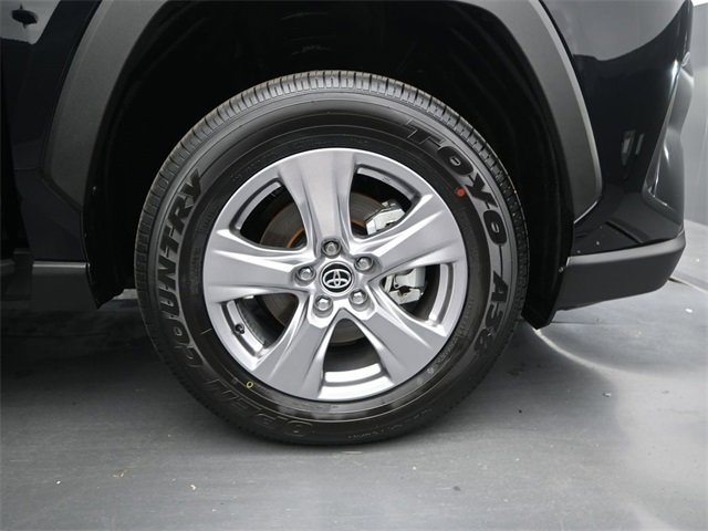 Used 2025 Toyota RAV4 XLE image 16