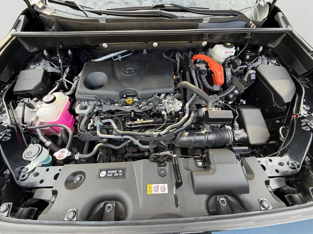 Used 2023 Toyota RAV4 XLE Premium AWD/4WD image 9