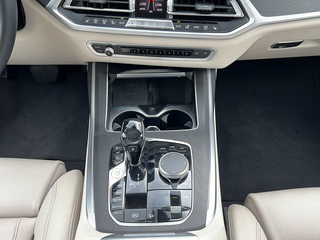 Used 2020 BMW X7 xDrive40i w/ Premium Package AWD/4WD image 15