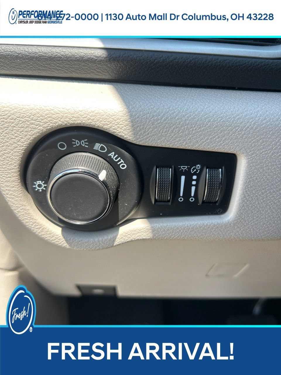 Used 2023 Chrysler Voyager LX FWD image 26