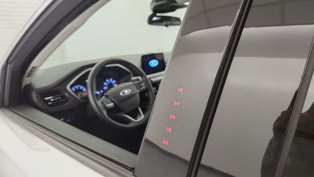 Used 2022 Ford Escape SEL image 24