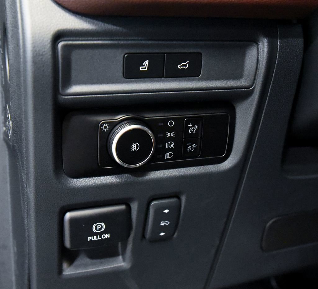Used 2023 Ford Expedition Max Limited AWD/4WD image 19