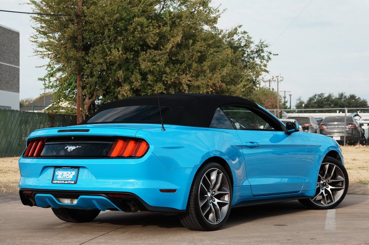 Used 2017 Ford Mustang Premium RWD image 3