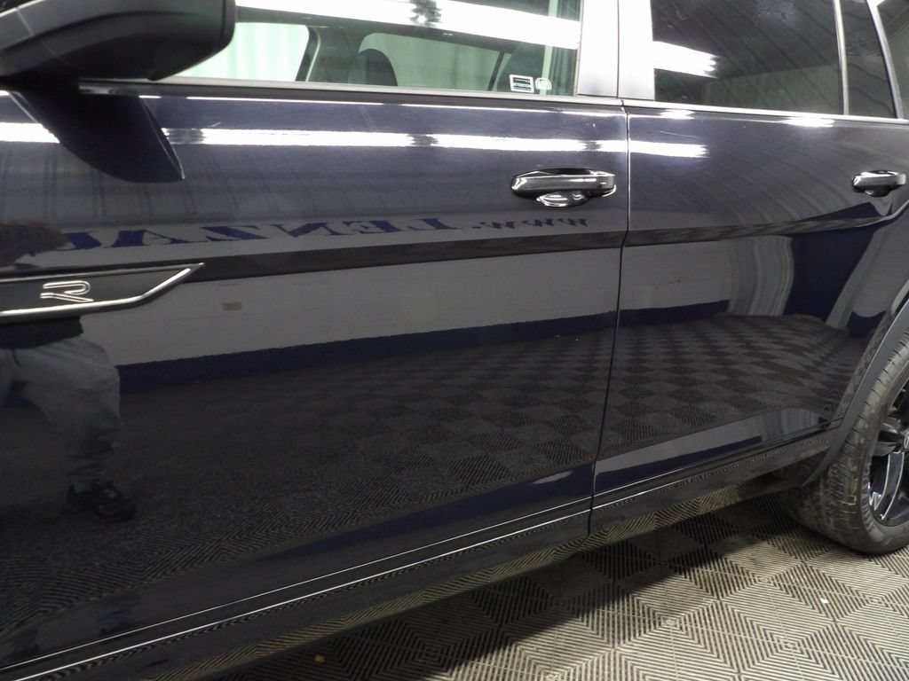 Used 2023 Volkswagen Atlas SEL R-Line AWD/4WD image 41