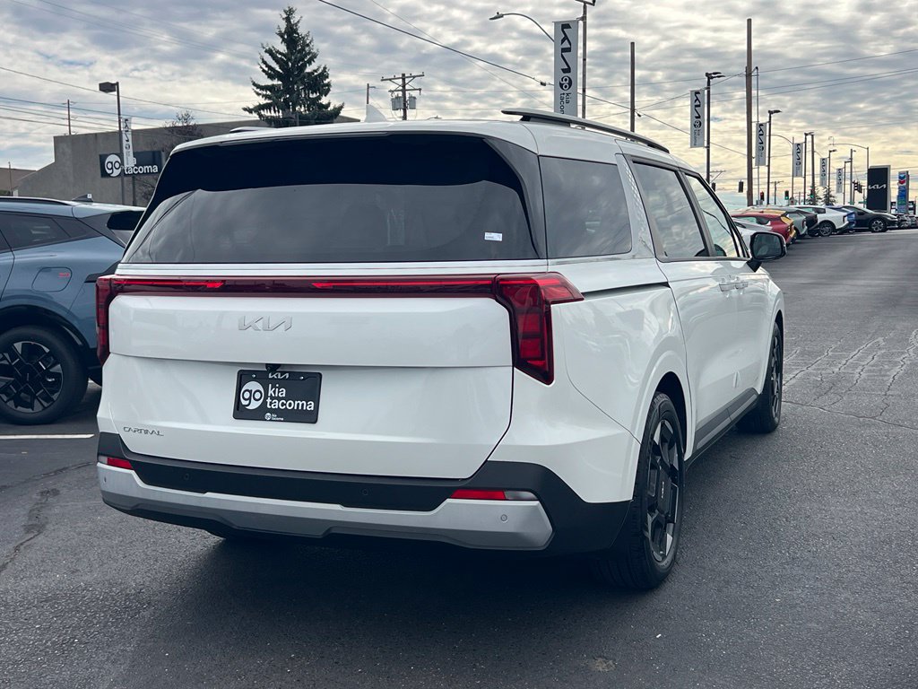 Certified 2025 Kia Carnival EX FWD image 9