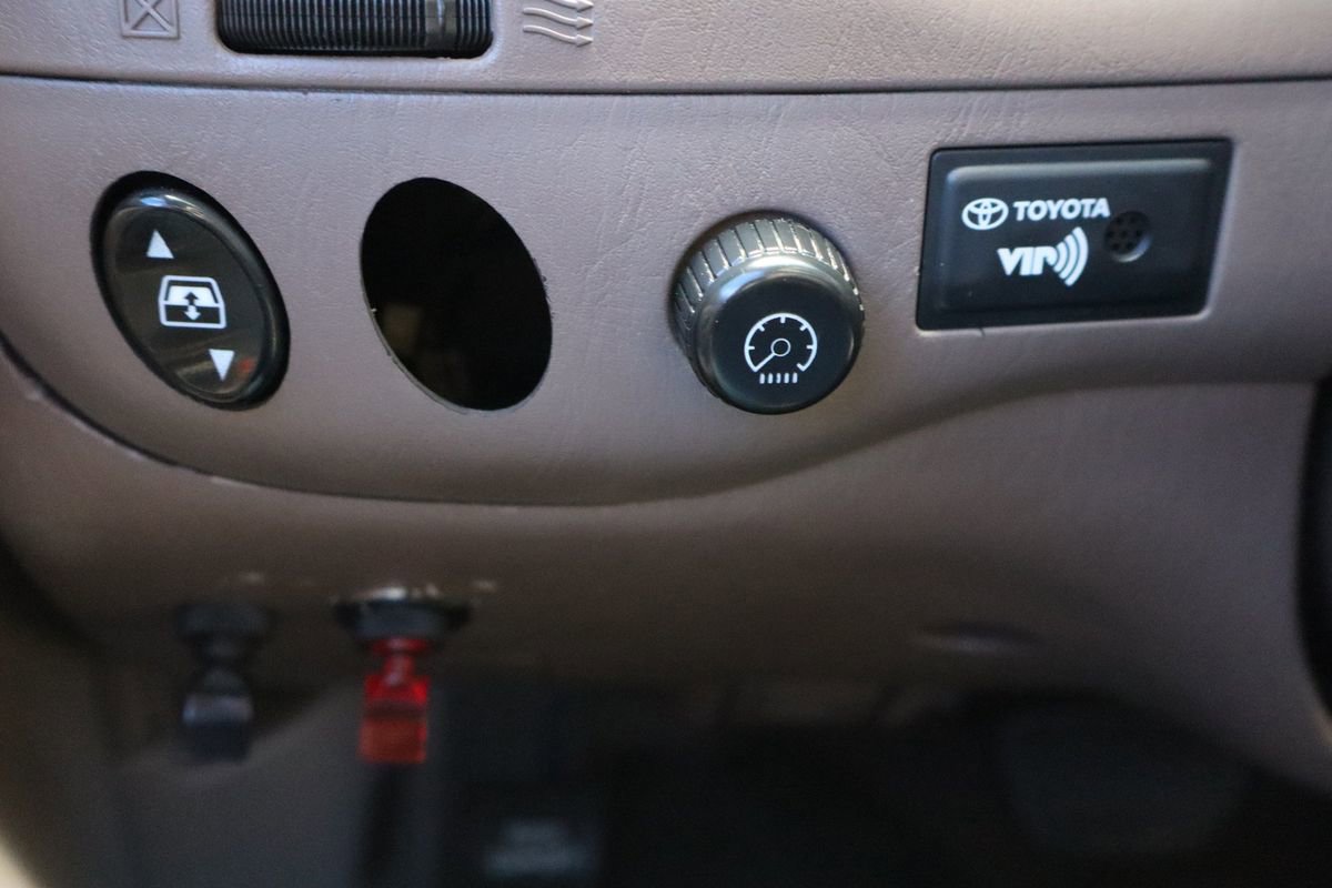 Used 2003 Toyota Sequoia Limited image 31