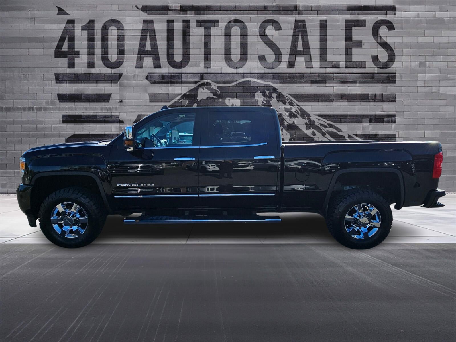 Used 2016 GMC Sierra 3500 Denali w/ Duramax Plus Package AWD/4WD image 7