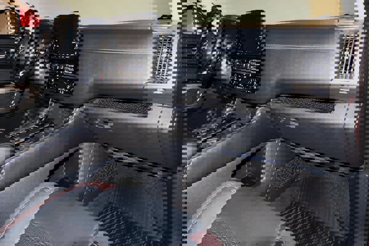 Used 2022 Nissan Pathfinder Platinum w/ Cargo Package image 60